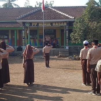 Peringatan Hari Sumpah Pemuda di SMK NU 03 Bondowoso: Mengen