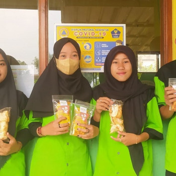 KOLABORASI MAPEL PRODUK KREATIF DAN KEWIRAUSAAN DENGAN MAPEL